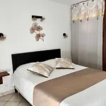 Résidence Hôtelière La Farguaise 3min Du Péage 3*
