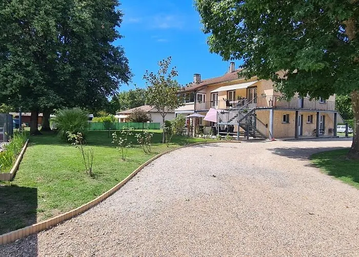 Penzion Hoteliere La Farguaise 3min Du Peage 3*