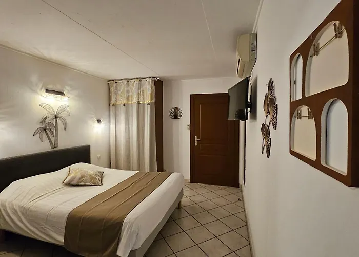 Penzion Hoteliere La Farguaise 3min Du Peage 3*